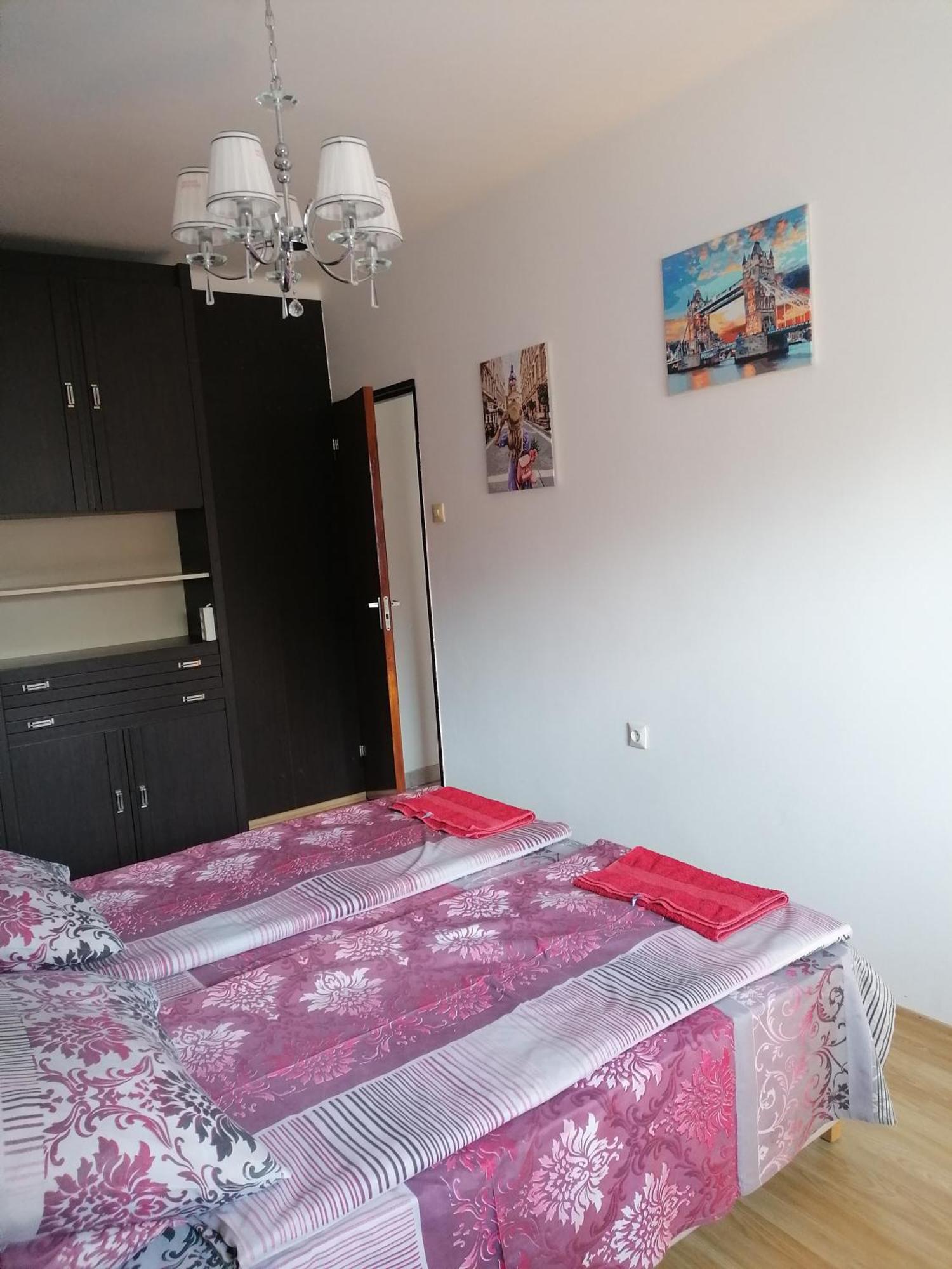 Rubin Apartman ハイデゥソボスロー 部屋 写真